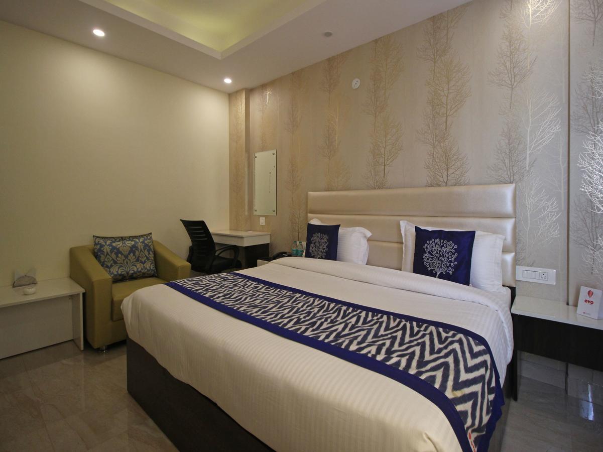 Oyo 8132 Hotel Kukreja Дехрадун Экстерьер фото