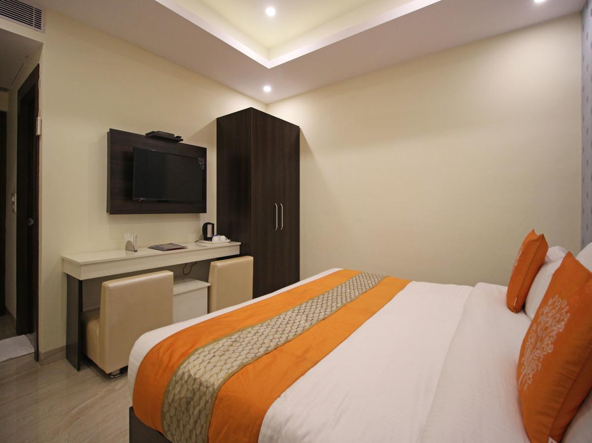 Oyo 8132 Hotel Kukreja Дехрадун Экстерьер фото